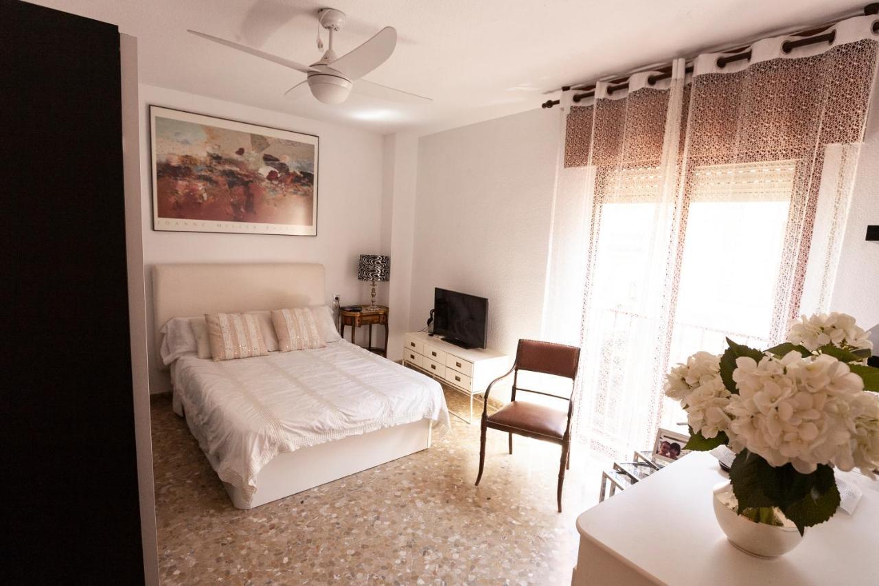 Lola.- Habitacion De Matrimonio, Con Bano Privado Гранада Экстерьер фото