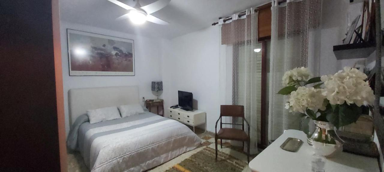 Lola.- Habitacion De Matrimonio, Con Bano Privado Гранада Экстерьер фото